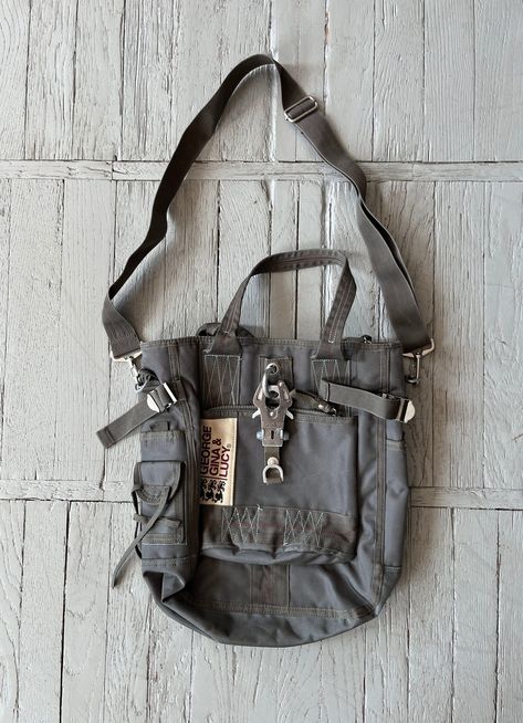 Sling Bag Aesthetic, Vintage Sling Bag, Y2k Bags, Sick Clothes, Preppy Bags, Mens Bags Fashion, Japanese Bag, Sweet Clothes, Bags Aesthetic