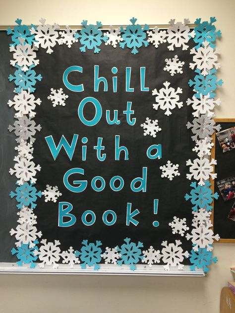 Library bulletin board for winter Halloween Bulletin Board Ideas, Winter Library, School Library Bulletin Boards, December Bulletin Boards, Kindergarten Bulletin Boards, Essay Ideas, Christmas Bulletin Boards, School Library Displays, Winter Bulletin