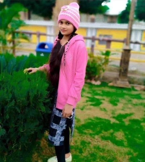 India Girl, Army Love Photography, Girls Short Dresses, Indian Bridal Photos, New Photo Style, Gals Photos, Photo Pose Style, Photo Pose For Man, Winter Girls