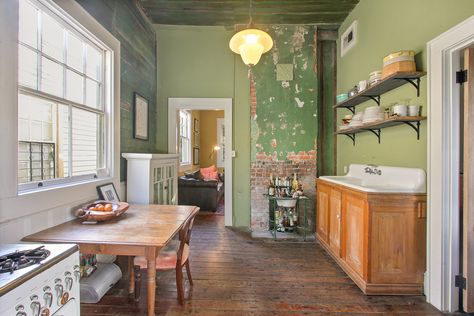 New Orleans kitchen New Orleans Homes Interior, 1940s House Interior, New Orleans Living Room, Pony Malta, New Orleans Kitchen, New Orleans Interior, New Orleans Witch, New Orleans Interior Design, 1920 Home