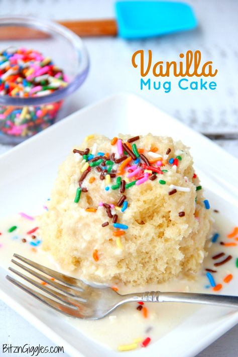 Ready in 90 seconds! This mug cake is moist, delicious and topped with a lovely vanilla icing that soaks into the cake and infuses it with sweetness! Mug Cake Vanilla, Easy Vanilla Mug Cake, Vanilla Mug Cake, Easy Mug Cake, Vanilla Mug Cakes, Baked Sweets, Mug Cake Microwave, Nutella Brownies, Cake Vanilla