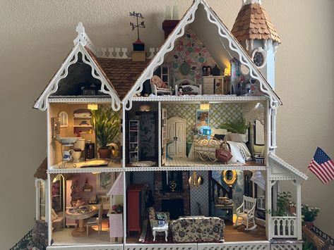 I am constantly rearraging, trading between houses trying to perfect a certain look for each house. Mckinley Dollhouse, Greenleaf Dollhouse, Suitcase Dollhouse, Real Good Toys, Dollhouse Decorating, Dollhouse Design, Gothic Dollhouse, World Wonders, Mini Dollhouse