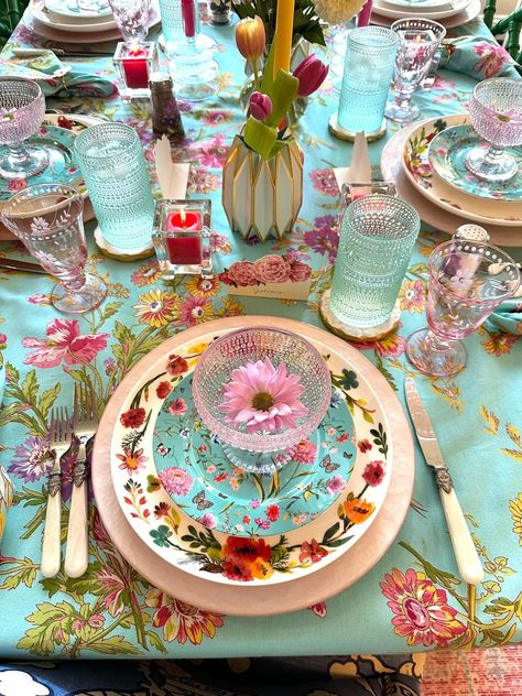 Pretty Table Setting Ideas, Bebe Bedroom, Creative Ceramics, Pretty Table Settings, Table Setting Ideas, Travel Infographic, Pretty Dishes, Pretty China, Setting Ideas