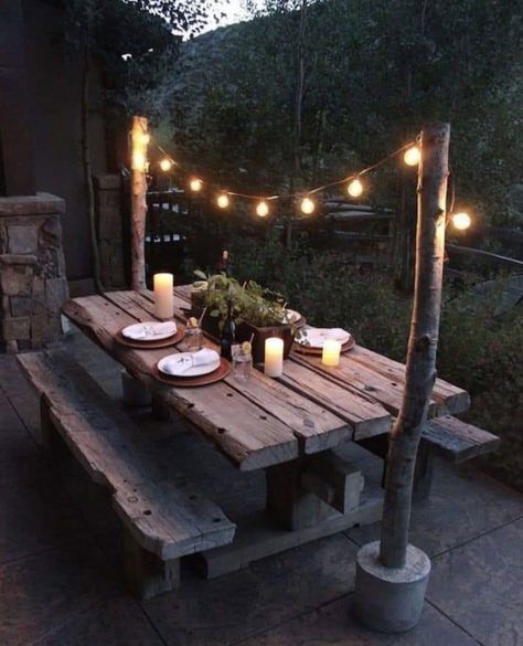 Meja Outdoor, Lake Landscaping, Farmhouse Backyard, Outdoor Deck Lighting, Design Yard, Fairy Lights Garden, Best Outdoor Lighting, Diy Rustic Home, Backyard Picnic