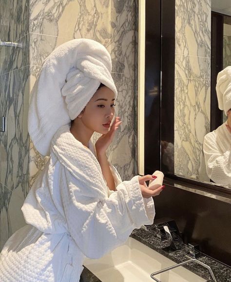 Self Care Princess Aesthetic, Wonyoungism Shower Routine, Wonyoung Aesthetic Routine, Black Girls Wonyoungism, Girl In Bathrobe Aesthetic, Plus Size Summer Outfits Big Stomach, Big Stomach, Wealthy Women, Plus Size Summer Outfits