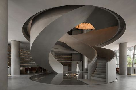 Unique Staircase Ideas, Round Staircase, Round Stairs, Circular Stairs, Stairs Architecture, Stairs Design Modern, Bookshelf Design, Spiral Stairs, Interior Stairs