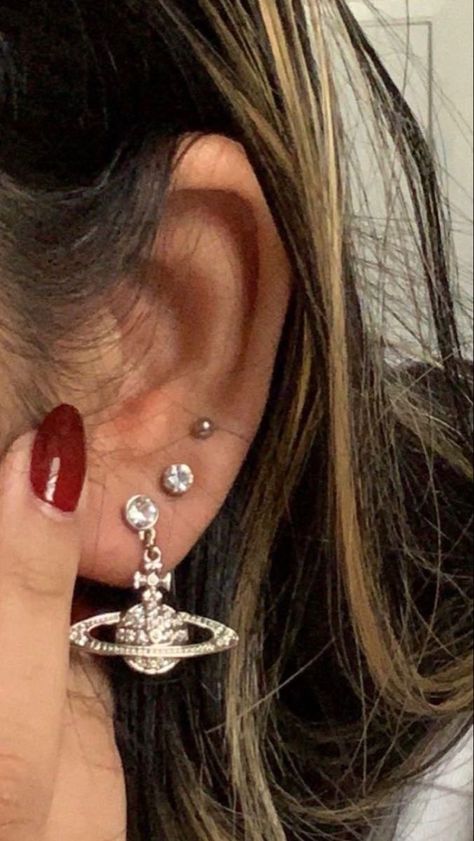 Westwood Earrings, Vivienne Westwood Earrings, Vivienne Westwood Jewellery, Cool Ear Piercings, Pretty Ear Piercings, Body Jewelry Piercing, Jewelry Accessories Ideas, Dope Jewelry, Pierced Jewelry