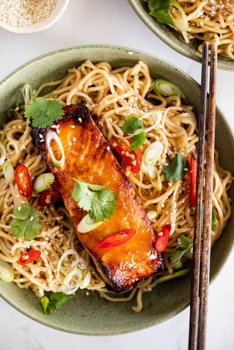 Asian Salmon And Noodles, Asian Salmon Noodles, Salmon With Noodles, Salmon Rice Noodles, Salmon With Noodles Recipes, Salmon And Noodles, Miso Salmon Recipe, Salmon Noodles, Miso Glazed Salmon