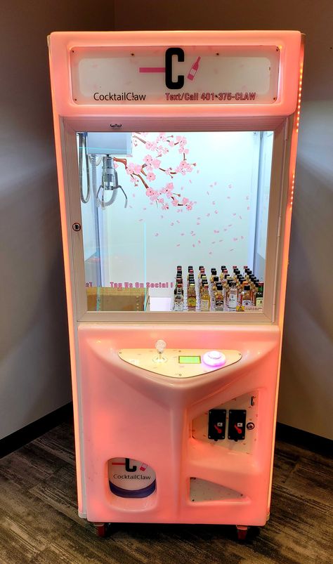 Wedding Claw Machine, Wedding Vending Machine, Lash Vending Machine Ideas, Pink Claw Machine, Claw Machine Aesthetic, Claw Vending Machine, Mini Claw Machine, Pink Retro Wallpaper, Mini Vending Machine