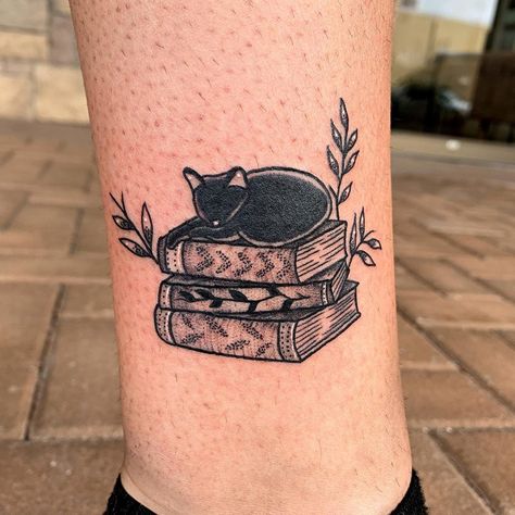 Minimalist Tattoos For Women, Cat With Books, Literature Tattoos, Cat Outline Tattoo, Books Tattoo, Bookish Tattoos, Literary Tattoos, Black Cat Tattoos, Tattoos For Lovers