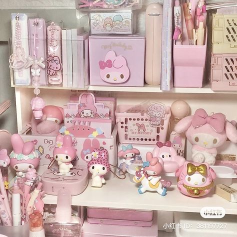 Kawaii Locker, Kawaii Room Ideas, Locker Decorations, Arte Do Kawaii, Cute School Stationary, Desk Layout, Adorable Homes Game, Pink Room Decor, Sewing Easy Diy