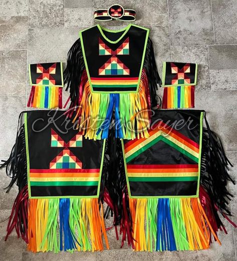 Powwow Regalia Jingle Dress, Grass Dance Outfits, Native Dresses, Jingle Dress Dancer, Fancy Shawl Regalia, Ribbon Dresses, Farmington New Mexico, Powwow Outfits, Native Regalia