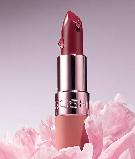 🌸💄 Capturing the elegance of beauty and nature. A vibrant lipstick perfectly placed on a delicate flower. 📸: @olga_arisphoto Use the #instaphotigy hashtag for a chance to be featured! #lipsticklover #cosmeticphotography #productphotography #creativephotography #photographyday #photigymarket #professionalphotography #photography #photographer #photographyislife #photography_love #photographyskills #photographylover #productphotoshoot #productlove #photographyismylife #instaproduct #photograp... Lipstick Product Photography, Flower Lipstick, Photography Assignments, Photography Day, Cosmetics Photography, Makeup Photography, Photography Skills, Professional Photography, Delicate Flower