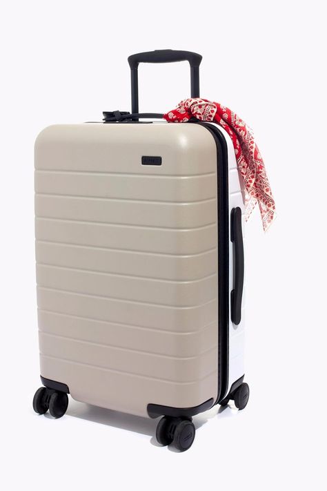 Madewell Collaborated With Away Luggage to Create Your Dream Travel Bag Suitcase Aesthetic, Luggage Aesthetic, Hard Case Luggage, Cute Luggage, Travel Clothes Women, Travel Essentials For Women, Carry On Suitcase, Suitcase Traveling, Carry On Luggage