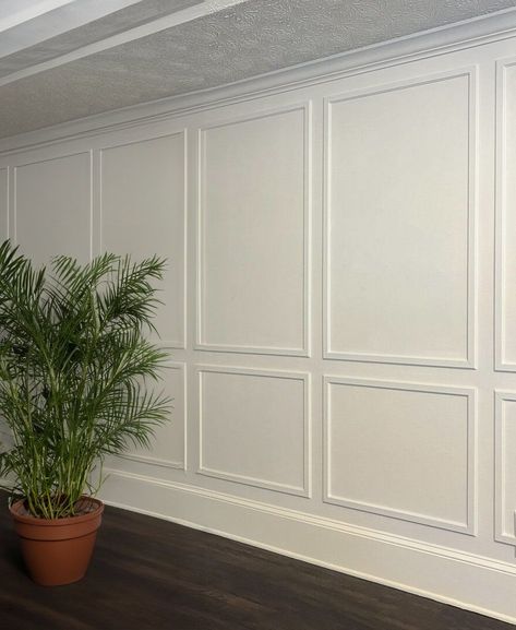 Accent Wall Minimalist, Wall Panel Molding, Picture Molding, Minimalist Living Room Design, Panel Moulding, Wall Trim, Wall Molding, Minimalist Living, Interior Trim