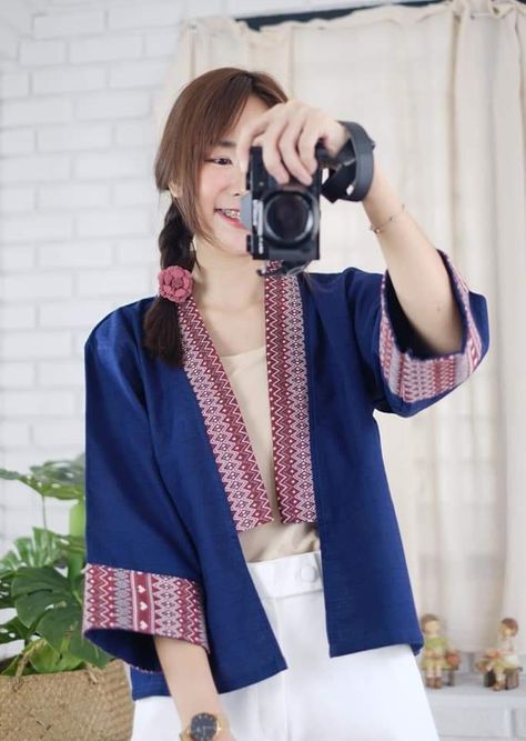 Kimono Outer, Simple Outer, Batik Blazer, Outer Batik, Tenun Ikat, Kimono Design, Fashion Design Patterns, Myanmar Dress Design, Batik Fashion