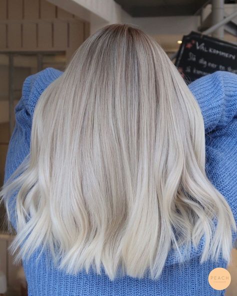 Cool Blonde Balayage Hair, Platinum Blonde Hair With Ash Lowlights, Short Blonde Hair Bridesmaid, Low Maintenance Icy Blonde Hair, Platinum Blonde Hair Grown Out Roots, Natural Blonde Hair Short, Light Blonde With Dark Roots, Blonde Hair Inspiration 2023, Short Vanilla Blonde Hair