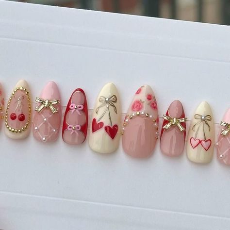 Read Heart Nails, Red Pink Nails Design, Red Cute Nails, Nails Press On, Red Coquette Nails, Cute Gel Nail Designs, Red And Pink Nails Ideas, Red Rose Nails, Red Pink Nails