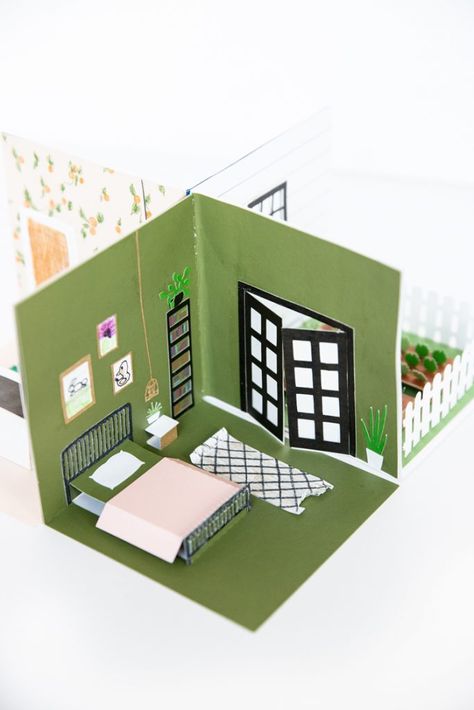 Pop Up Paper Doll House – Free Cut Files! Paper Doll House Furniture Free Printable, Pop Up Paper Craft, How To Make Paper House, Pop Up Paper House, Paper Crafts House, Pop Up Paper Doll House, How To Make Paper Dolls, Paper Houses Diy, Pop Up Doll House