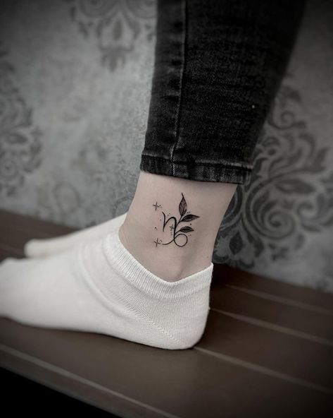 Tattoo Ideas Zodiac Signs Capricorn, Capricorn Arm Tattoos For Women, Capricorn Ankle Tattoo, Capricorn Star Sign Tattoo, Capricorn Symbol Tattoo For Women, Capricorn Tattoo Symbol, Taurus And Capricorn Tattoo Together, Tattoo Capricorn Ideas, Capricorn Sign Tattoo For Women