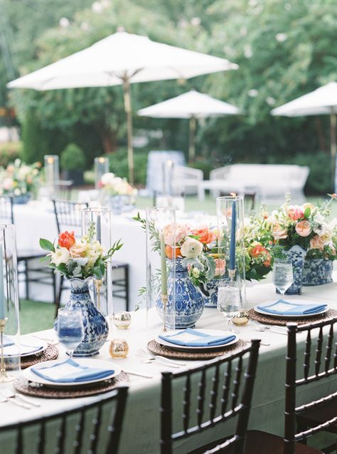 Ginger Jar Tablescape, Ginger Jar Wedding Reception, Ginger Jar Wedding Centerpiece, Wedding Table Decorations Blue And White, Blue Tablescapes Ideas, Blue And White Fall Wedding, Blue And White Vases Wedding, Blue And White China Wedding, Blue Wedding Reception Decor