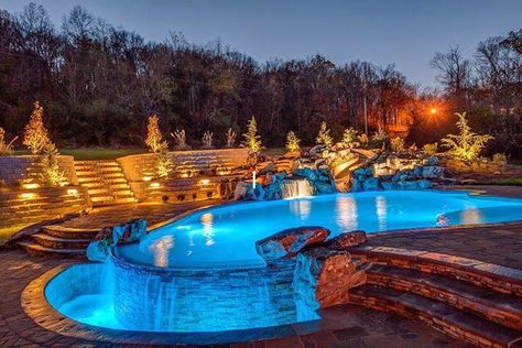 Retaining Walls Ideas, Pool Entertaining, Backyard Landscaping Pool, Backyard Entertaining Area, Pool Kings, Diy Outdoor Space, Landscaping Pool, Ideas For Backyard, Walls Ideas