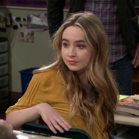 Maya Hart, American Celebrities, Girl School Supplies, Girly Movies, Beautiful Disaster, Heart Hair, Girl Meets World, Sabrina Carpenter, Role Models