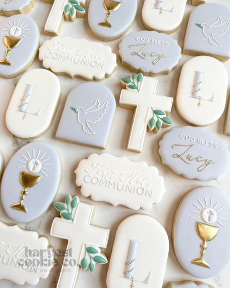 A First Communion set in the prettiest shade of lavender 🕊️ arch, long plaque, oval @kaleidacuts plaque @wildflourbakeryla long oval, cross @maisonscustomcutters #customcookies #omahacustomcookies #firstcommunioncookies #baptismcookies Lavender Arch, First Communion Cookies, Communion Cookies, Baptism Cookies, Communion Sets, Cookies Decorated, First Holy Communion, Holy Communion, Custom Cookies