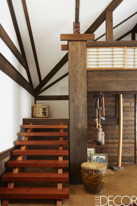 How a Japanese House in Upstate New York Found Its Zen- ELLEDecor.com Japanese House Modern Interior, Japanese House Modern, Staircase Minecraft, Japanese Tiny House, Small Japanese House, Preserving Eggs, Japanese Interior Design Modern, Korean House, Japanese House Design