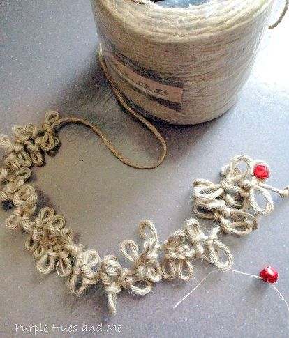 loopy jute twine garland with bells, crafts, seasonal holiday decor, wreaths Garland With Bells, Jute Garland, Jute Twine Crafts, Crochet Christmas Garland, Twine Crafts, Easy Fall Wreaths, Finger Crochet, Crochet Garland, Jute Crafts