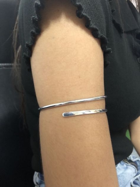 Upper Arm Bracelets Silver, Arm Jewelry Aesthetic, Arm Bands Jewellery, Arm Cuff Jewelry Silver, Arm Accessories Jewelry, Upper Arm Bracelets, Silver Arm Band, Upper Arm Jewelry, Arm Jewellery