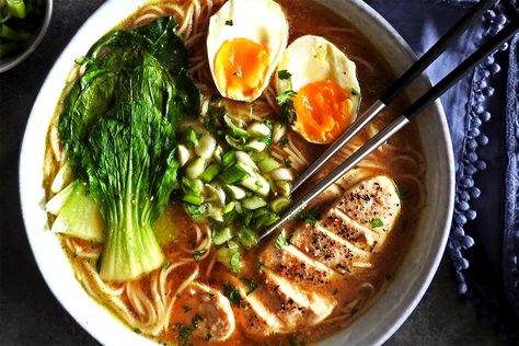 Easy Chicken Miso Ramen Miso Chicken Soup, Chicken Miso Soup, Ramen Recipes Chicken, Chicken Miso Ramen Recipe, Chicken Miso Ramen, Miso Ramen Soup, Ramen With Chicken, Miso Ramen Recipe, Ramen Miso