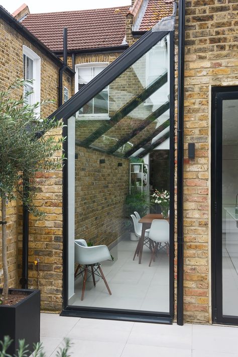 Narrow Side Extension, Narrow Side Extension Ideas, Glass Side Extension, Semi D Extension, Townhouse Extension Ideas, Lean To Roof Extension, Side Lean To Extension, Small Front Porch Extension Ideas, Upstairs Extension Ideas