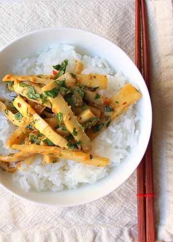 Bamboo Recipe, Bamboo Shoot, Recipe Photo, Khmer Food, Korean Side Dishes, Bamboo Shoots, Vietnamese Cuisine, Asian Inspired Recipes, Veggie Side Dishes