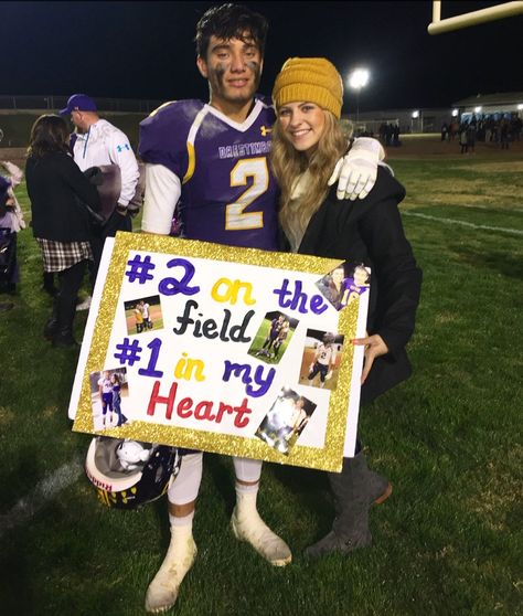 Football Signs From Girlfriend, Girlfriend Sports Posters, Football Presents For Boyfriend, Boyfriend Soccer Poster, Football Couple Poster Ideas, Football Bf Poster Ideas, Game Day Gifts For Boyfriend Football, Hoco Signs For Football Players, Senior Night Posters For Boyfriend