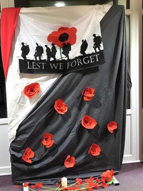 Remembrance Day Wreaths School, Remembrance Day Wreaths, Remembrance Poppies, Remembrance Day Activities, Remembrance Day Art, Remembrance Day Poppy, Remembrance Poppy, Halloween Decorations For Kids, Art Classroom Decor