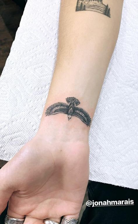 Small Eagle Tattoo, Hawk Tattoo, Bird Tattoo Wrist, Animal Tattoo Ideas, Forearm Band Tattoos, Small Forearm Tattoos, Inspiration Tattoos, Back Tattoos For Guys, Jonah Marais