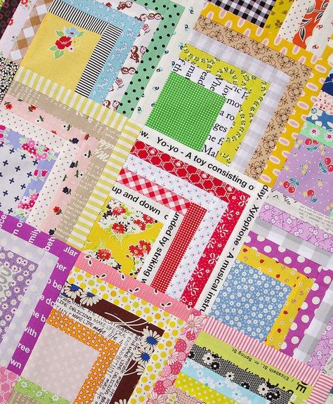 Scrappy Quarter Log Cabin Quilt and Tutorial | Red Pepper Quilts | Bloglovin’ Quarter Log Cabin Quilt, Red Pepper Quilts, Quilts Blocks, Patchwork Ideas, Log Cabin Quilt Pattern, Log Cabin Quilt Blocks, Scrappy Quilt Patterns, String Quilts, Cabin Quilt