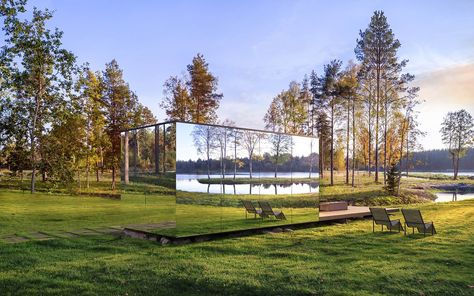 Mirrored cabins that disappear into the landscape - The Spaces Resort Room, Built In Sofa, Mirror House, Life Aquatic, Shed Roof, Prefabricated Houses, Rain Water Collection, Prefab Homes, Glass House