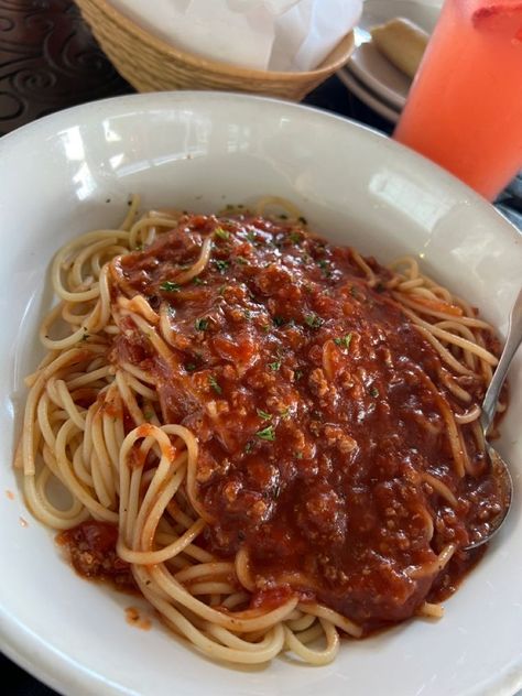 Spaghetti Aesthetic Food, Spageti Bolognaise Aesthetic, Aesthetic Pasta Pictures, Cena Aesthetic, Spaghetti Aesthetic, Aesthetic Spaghetti, Food Babe, Healthy Food Motivation, Healthy Lifestyle Food