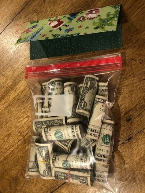 How To Wrap Money Bouquet, Creative Ways To Gift Cash, How To Give Money As A Gift Creative, Money Gifts Ideas, Creative Ways To Gift Money, Creative Ways To Give Money, Ways To Give Money, Money As A Gift, Cash Is King