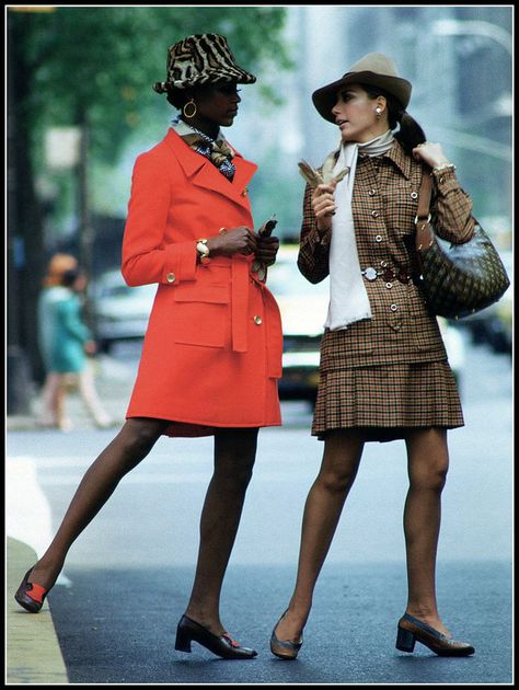 Naomi Sims and unidentified model, photo by William Helburn, 1969 | Flickr - Photo Sharing! 60s Womens Fashion Classy, Vintage Outfits 60s, Wool Winter Coat, Bags Online Shopping, Sixties Fashion, 1960s Fashion, 60s Fashion, Online Bags, 70s Fashion