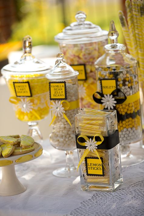 Yellow Treat Table, Black And Yellow Graduation Party, Color Theme Party Snacks Yellow, Yellow Candy Table, Candy Bars Ideas, Bee Themed Candy Table, Black And Yellow Candy Table, Bar Wedding Ideas, Candy Station Wedding