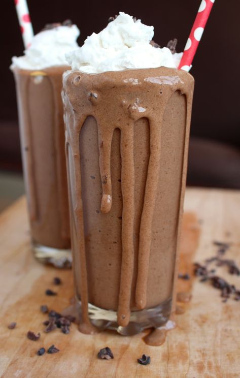 Healthy Dairy-Free Chocolate Shake Healthy Chocolate Shakes, Chocolate Shake Recipe, Coconut Milk Whipped Cream, Plant Based Desserts, Shakes Drinks, Chocolate Shake, Healthy Shakes, Easy Baking Recipes Desserts, Dairy Free Chocolate