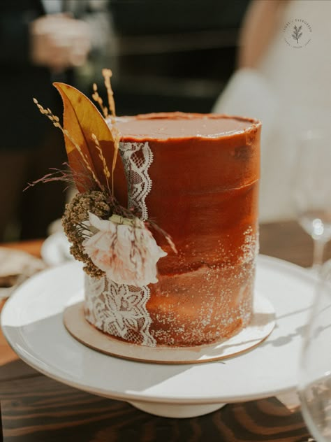 Single Tier Wedding Cake Rustic Fall, Fall Boho Cake, Terra Cotta Cake, Rust Wedding Cake, Rustic Boho Wedding Cake, Boho Wedding Cakes, Evergreen Photography, Orange Boho Wedding, Boho Birthday Cake