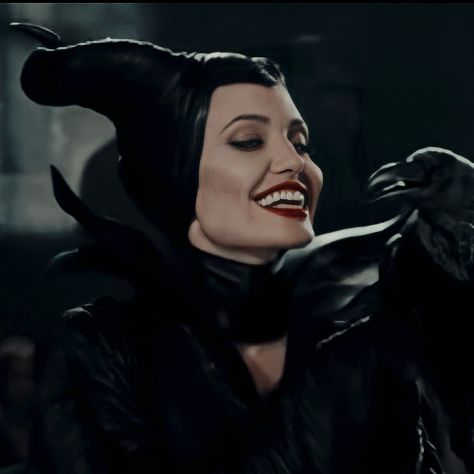 Maleficent Profile Pic, Hear Me Out Woman Characters, Maleficent Movie Aesthetic, Maleficent Icon, Maleficent Aesthetic, Maleficent Angelina Jolie, Maleficent Art, Maleficent 2014, Iconic Villains