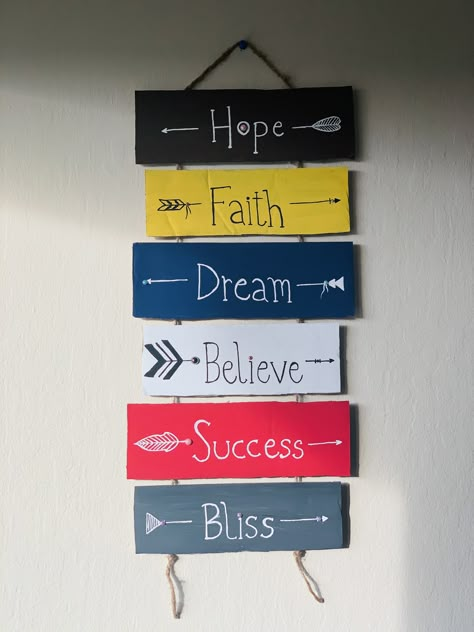 West Best Craft, Sticky Note Decor, Hanging Quotes, Diy Wall Hanging Crafts, Sticky Notes Quotes, Easy Diy Room Decor, Easy Room Decor, Diy Room Decor For Teens, Diy Table Decor