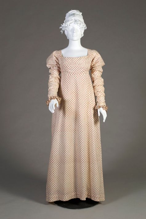 Cotton day dress, ca. 1808-1812 | White cotton day dress pri… | Flickr Golden Dresses, 1810s Fashion, 19th Century Dresses, 1820 Fashion, Regency Clothing, Empire Outfit, Regency Gown, Regency Era Fashion, Bib Dress