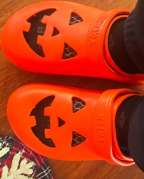 Finally got my cute pumpkin shoes🎃🖤 they’re sooooo adorable cannot wait to rock them all year🤭 @strangecvlt • • • #pumpkin #shoes #crocs #pumpkinlover #orange #halloween #halloweenlover #halloweenlife Shoes Crocs, Cute Pumpkin, Orange, Halloween