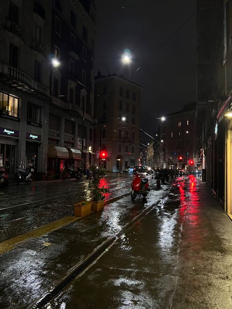 Rainy Italy, Night Rain, Rainy Night, City Aesthetic, My Vibe, Milan, Italy, Music, Quick Saves